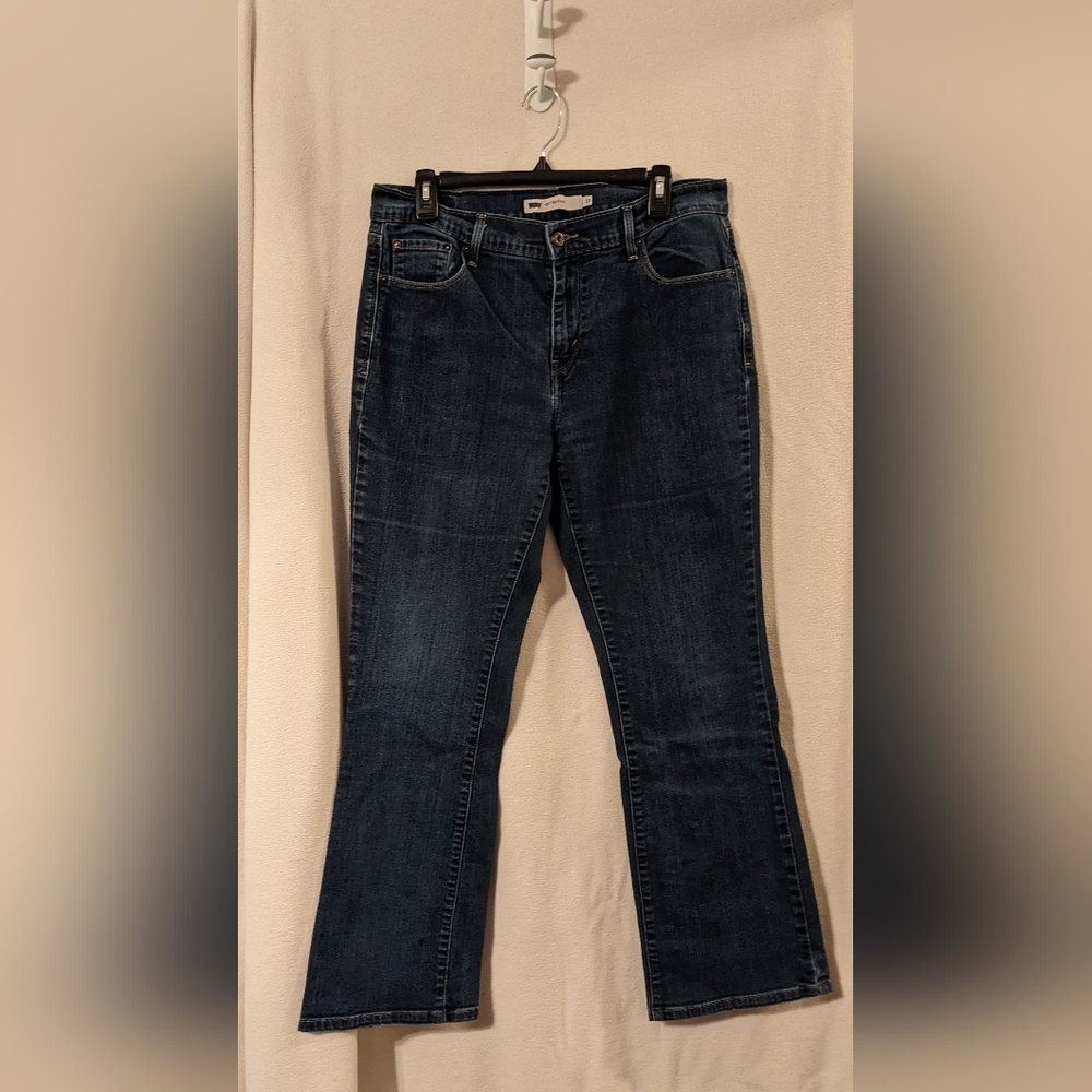 Woman's Levi's 515 jeans